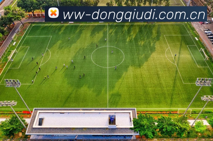 懂球帝 App 多端展示图